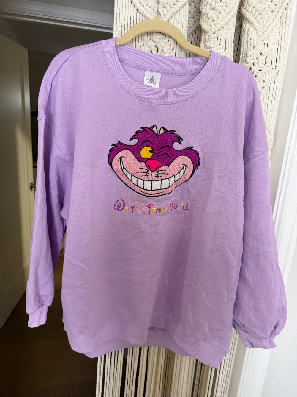 NWOT Disney Alice in Wonderland Cheshire Cat sweatshirt - L